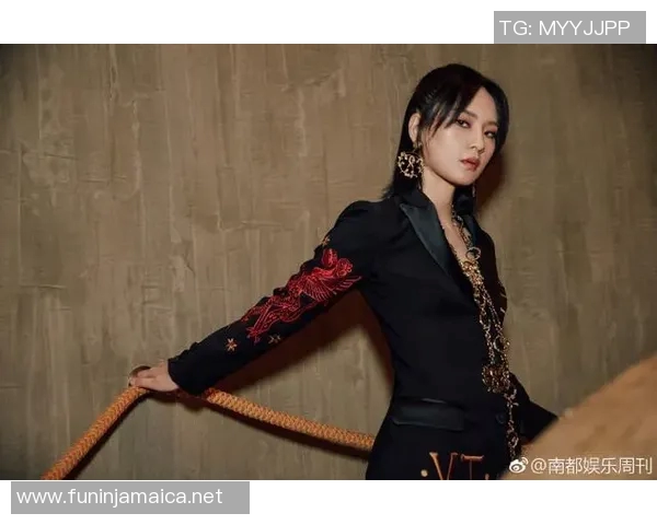 优雅与力量的结合足球明星们的魅力与风采探秘 优雅与力量的结合足球明星们的魅力与风采探秘