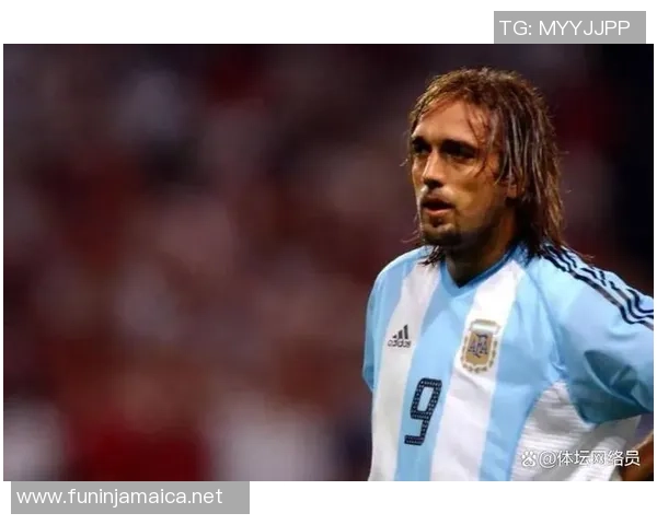 足球明星背后的艰辛历程与奋斗故事揭秘 足球明星背后的艰辛历程与奋斗故事揭秘